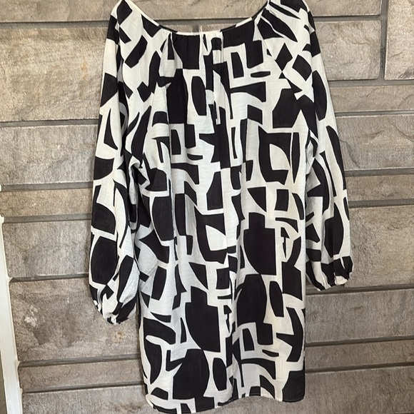 H&M Abstract Black and White Dress - Picture 5 of 6